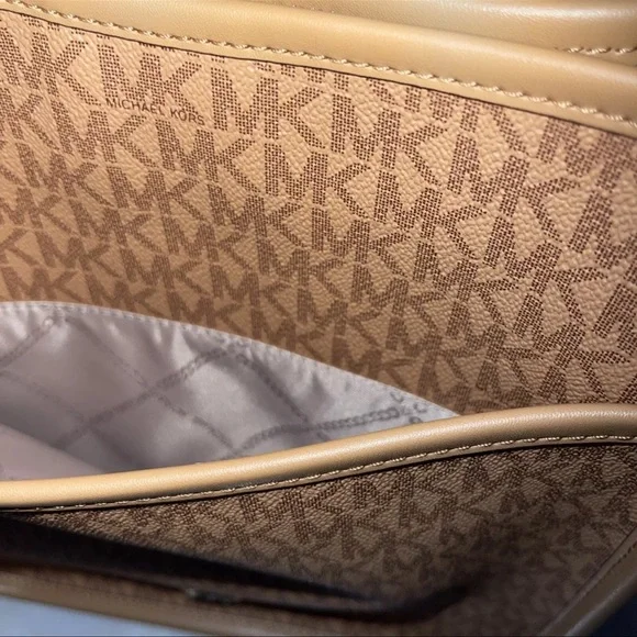 NWT Woman's Handbags / Michael Kors/ Luisa/ Large/North South/ Messenger/Peanut - Picture 11 of 13